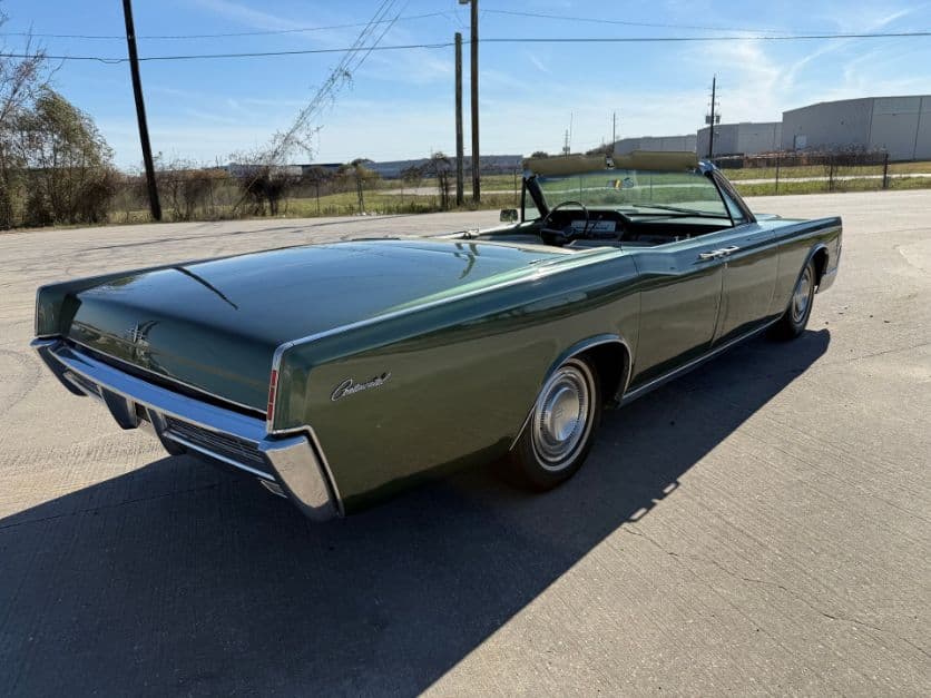 1966 Lincoln Continental Convertible thumbnail 3