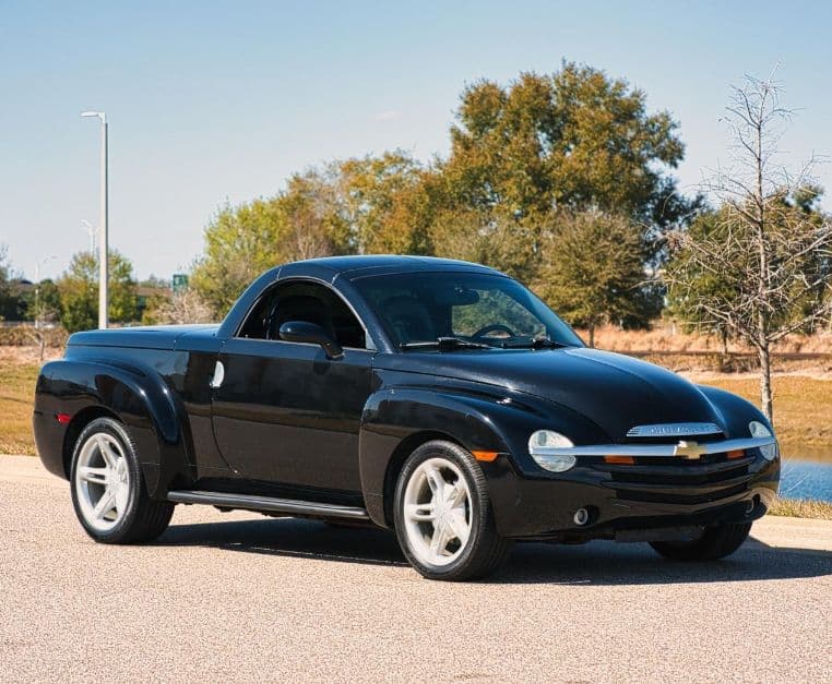 2004 Chevrolet SSR — photo 1
