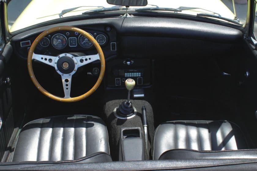 1970 MG MGB thumbnail 6