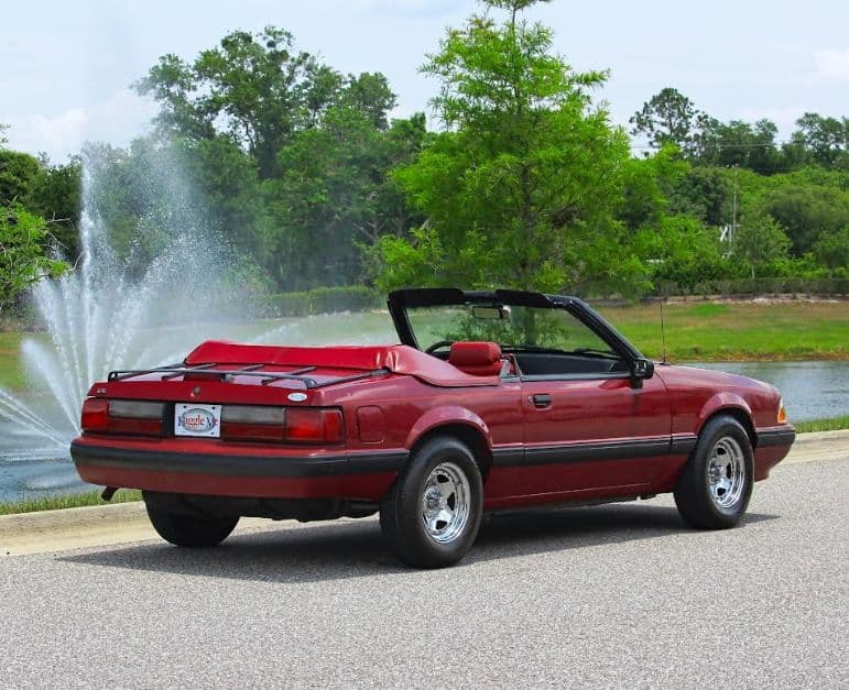 1988 Ford Mustang thumbnail 4