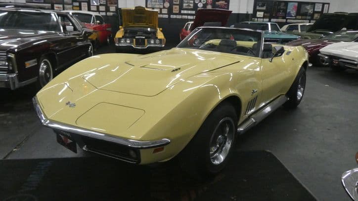 1969 Chevrolet Corvette Convertible thumbnail 6
