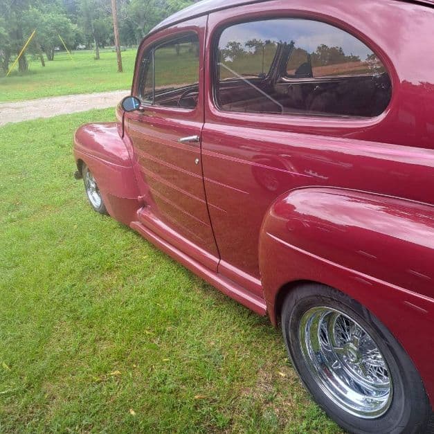 1941 Ford 2 Door Sedan thumbnail 4