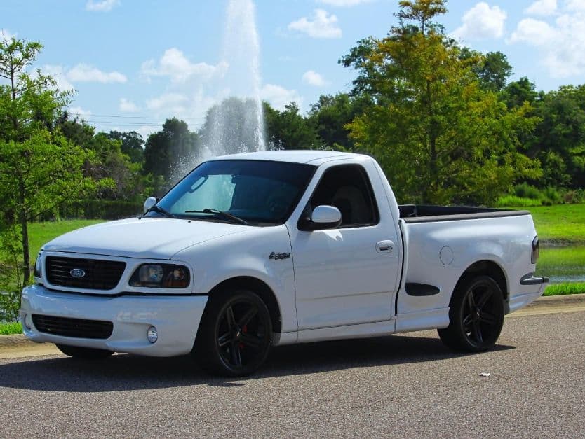 2003 Ford F150 SVT Lightning — photo 1