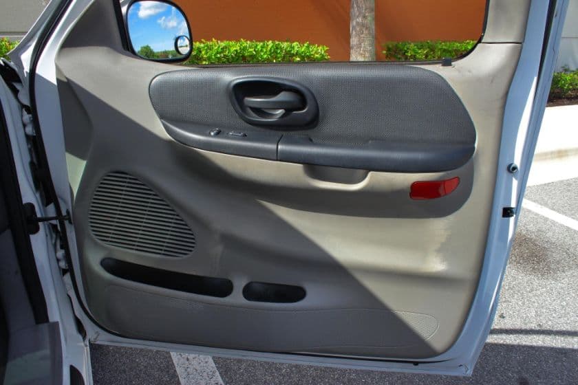 2003 Ford F150 SVT Lightning thumbnail 6