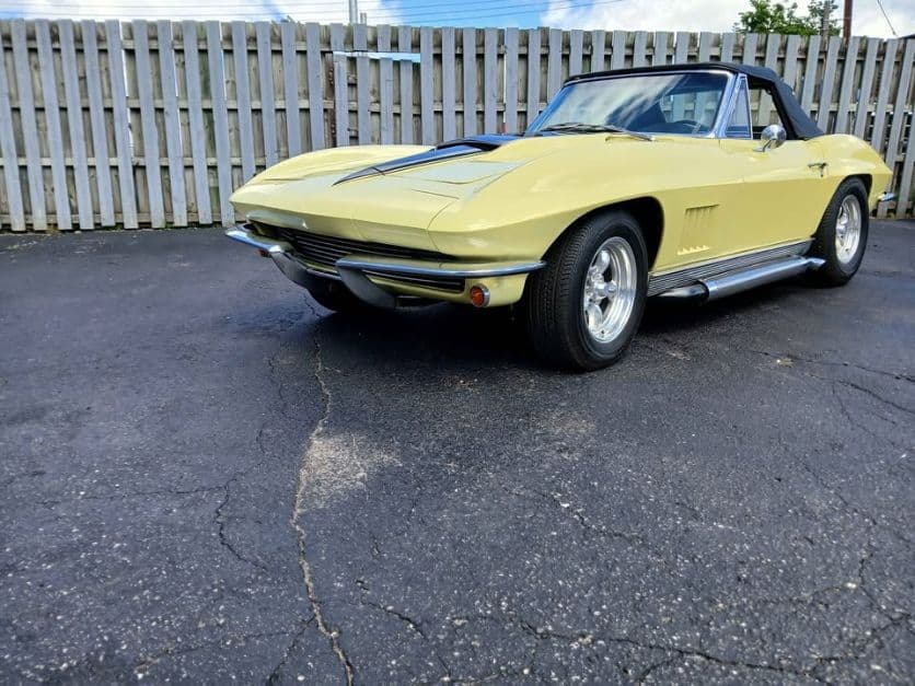1963 Chevrolet Corvette Convertible thumbnail 4
