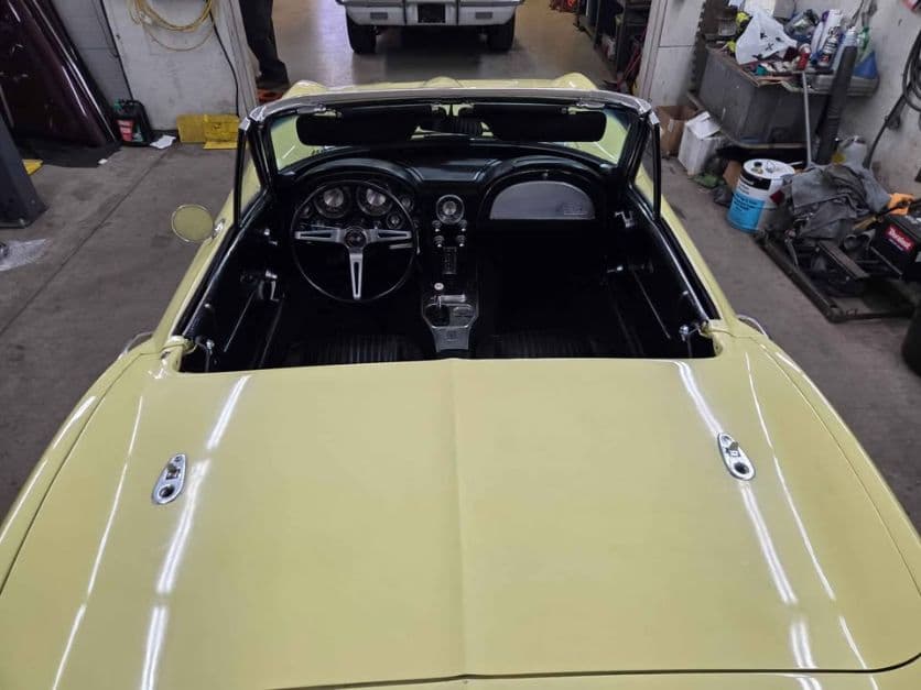 1963 Chevrolet Corvette Convertible thumbnail 8
