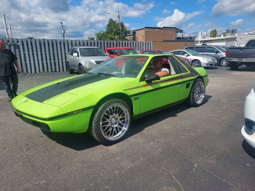 1984 Pontiac Fiero — photo 1
