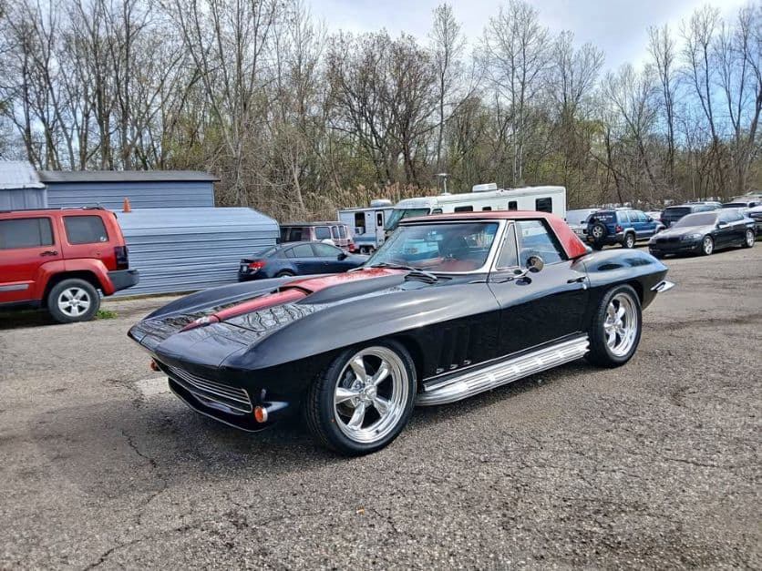 1965 Chevrolet Corvette Convertible thumbnail 4