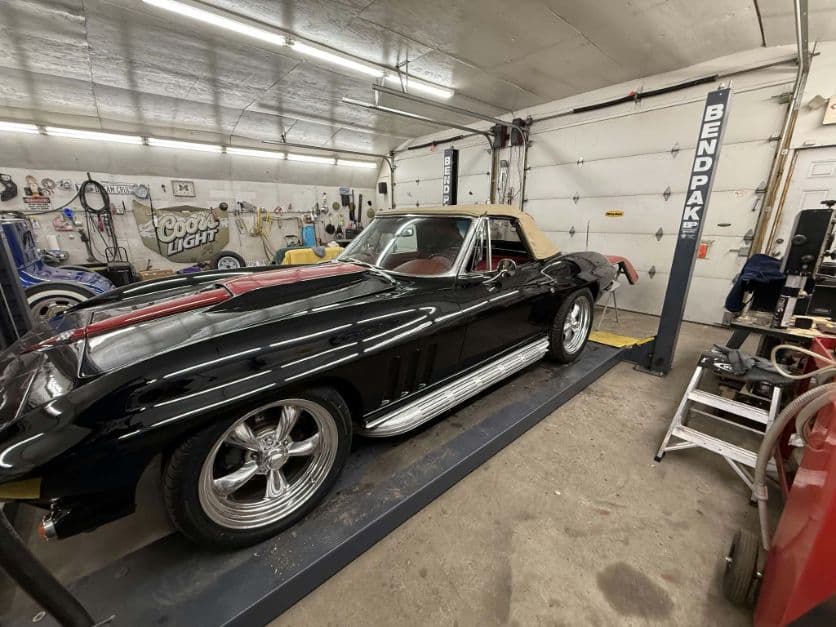 1965 Chevrolet Corvette Convertible thumbnail 3