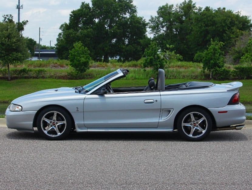 1995 Ford Mustang GT — photo 1