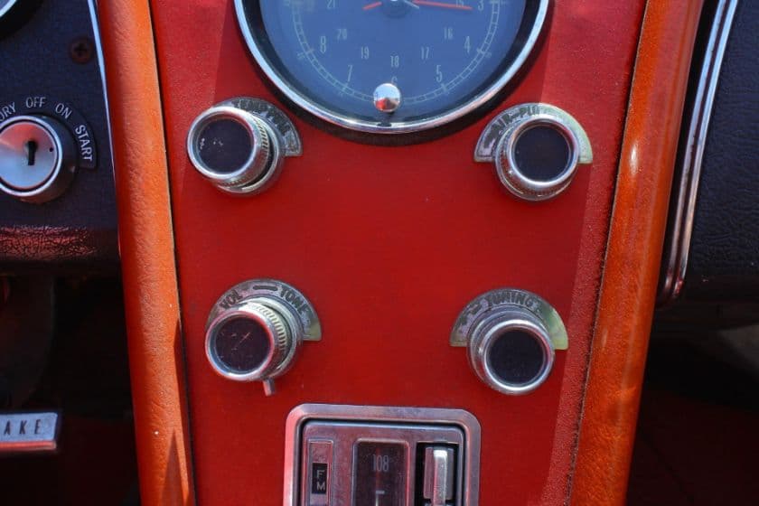 1966 Chevrolet Corvette Convertible thumbnail 9