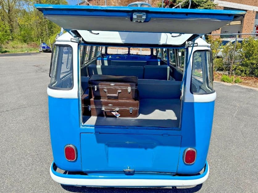 1965 Volkswagen 23-Window Samba Bus thumbnail 3