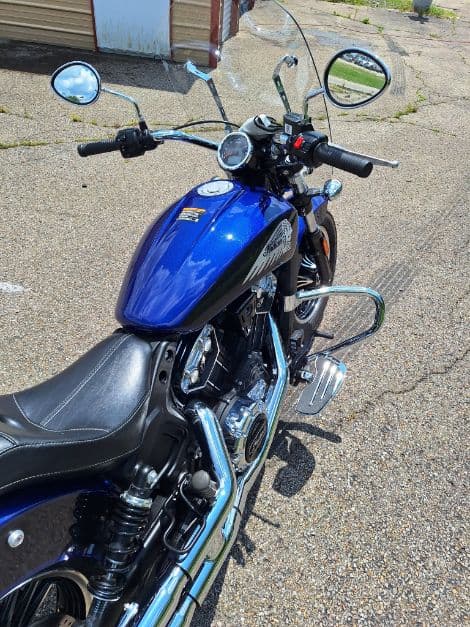 2023 Indian Scout Bobber thumbnail 3