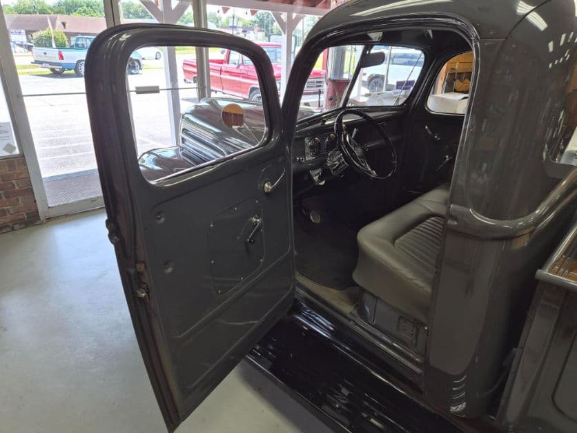 1946 Ford F1 thumbnail 8