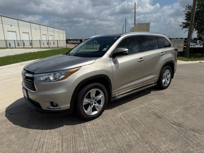 2015 Toyota Highlander — photo 1
