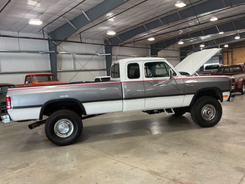 1992 Dodge Ram 2500 thumbnail 6