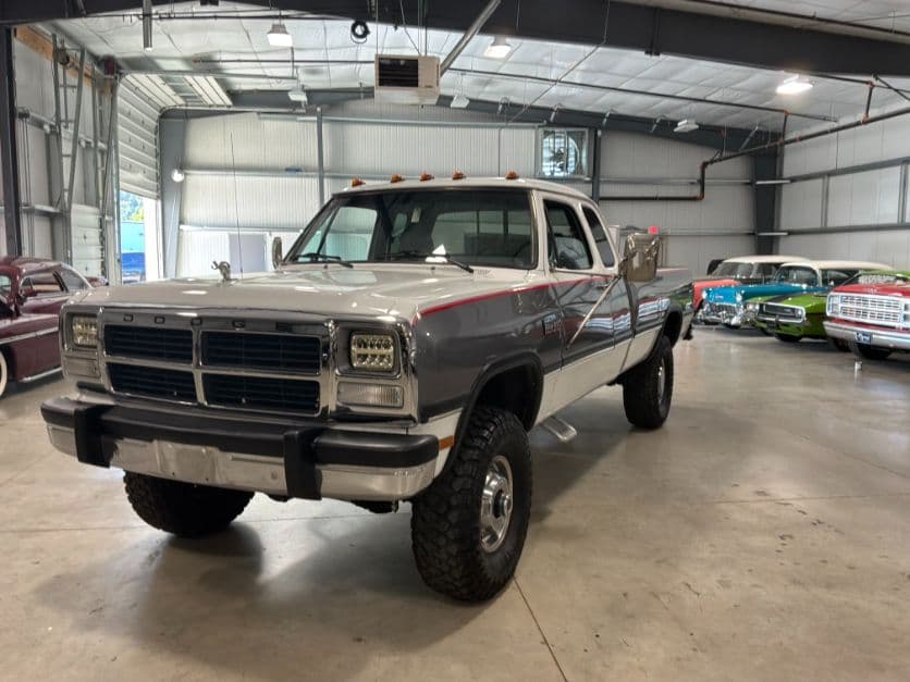1992 Dodge Ram 2500 — photo 1