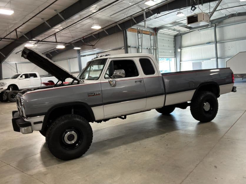 1993 Dodge 2500 thumbnail 9