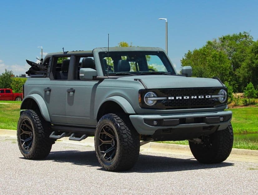 2022 Ford Bronco thumbnail 3
