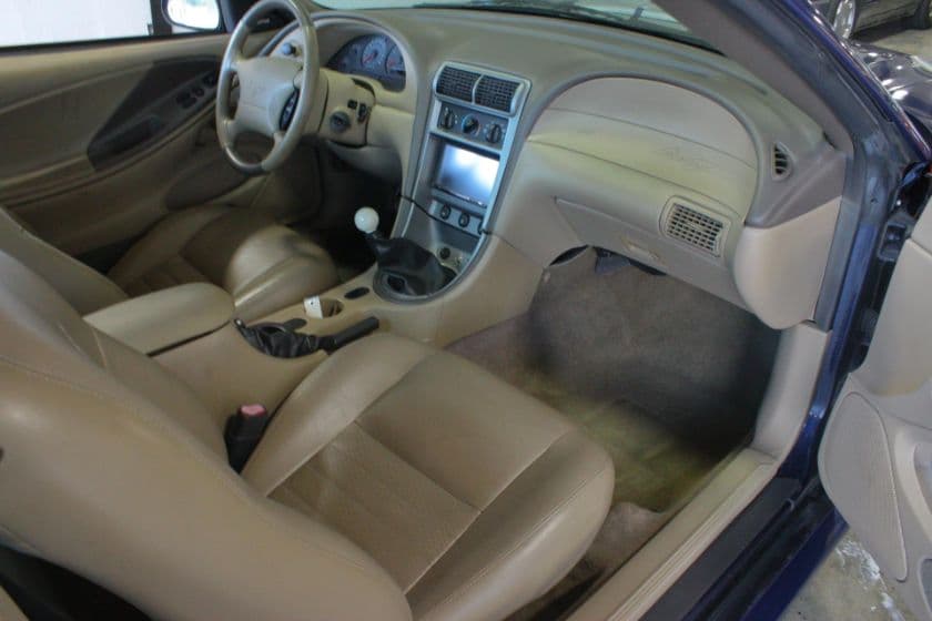 2003 Ford Mustang GT thumbnail 10