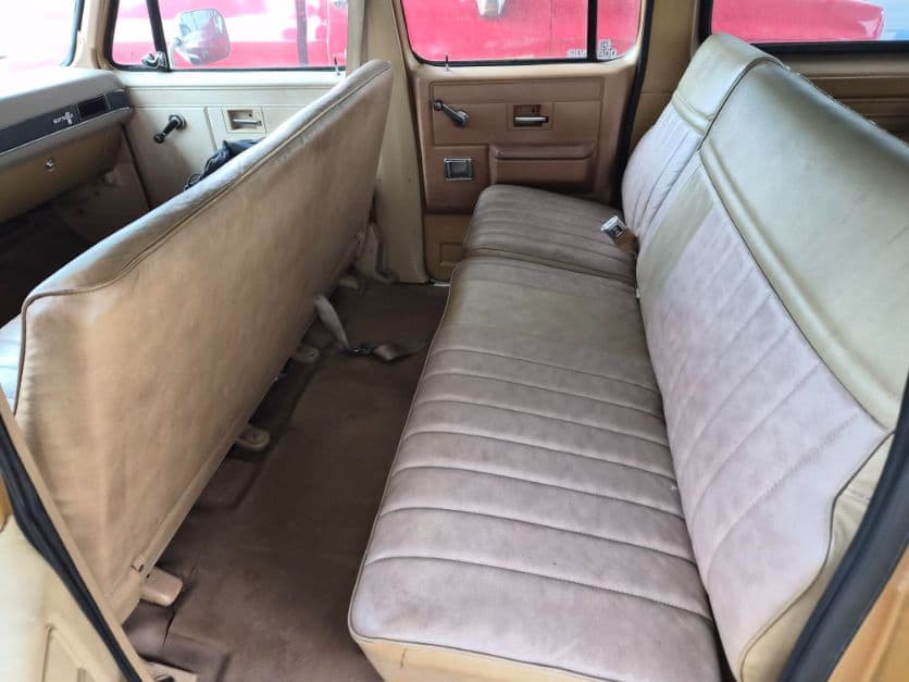 1985 Chevrolet Suburban thumbnail 6