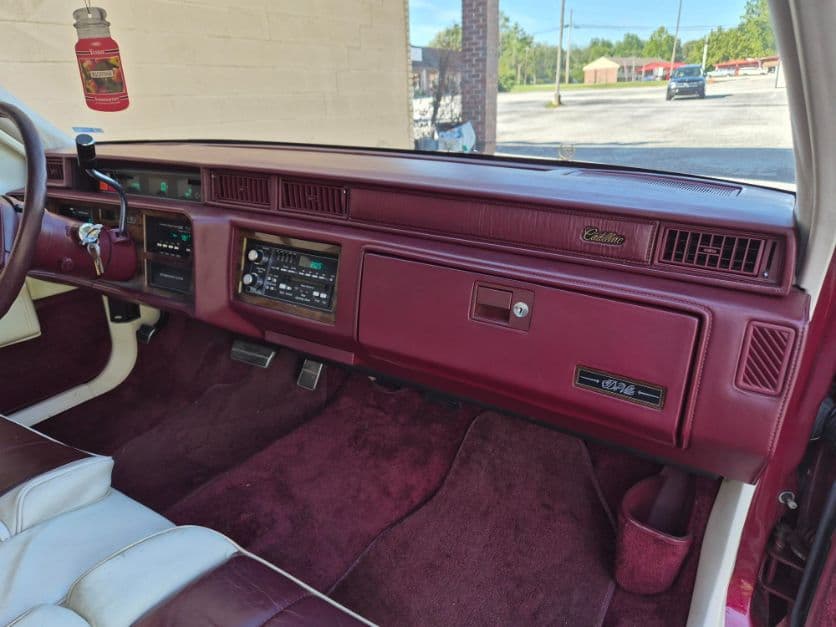 1988 Cadillac Coupe Deville thumbnail 12