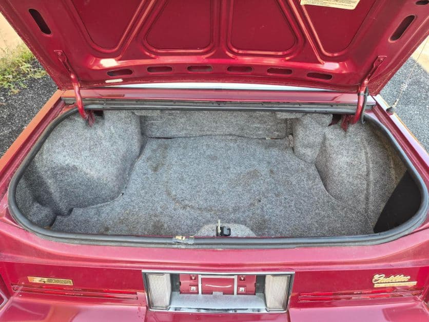 1988 Cadillac Coupe Deville thumbnail 15