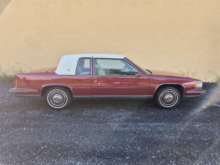 1988 Cadillac Coupe Deville thumbnail 3