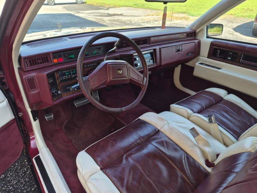 1988 Cadillac Coupe Deville thumbnail 7