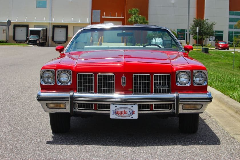 1975 Oldsmobile Delta 88 Royale thumbnail 3
