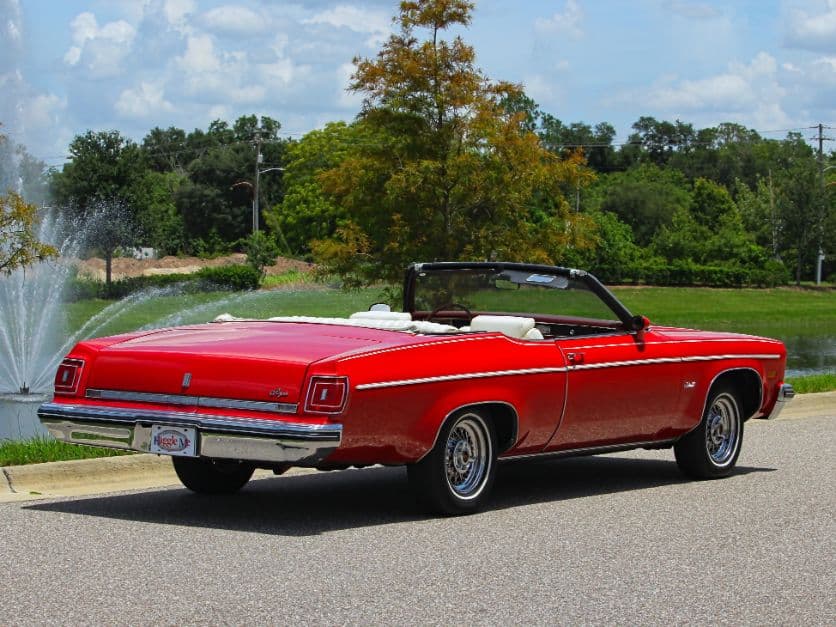 1975 Oldsmobile Delta 88 Royale thumbnail 4