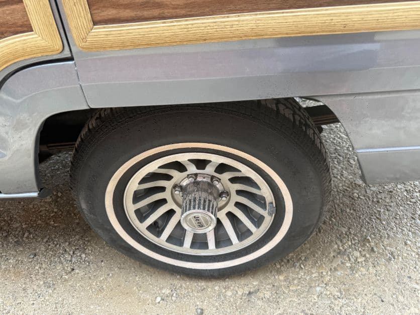 1991 Jeep Wagoneer thumbnail 7