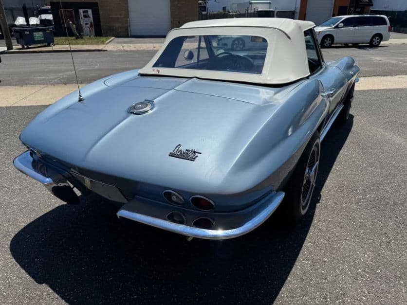 1966 Chevrolet Corvette Convertible thumbnail 4