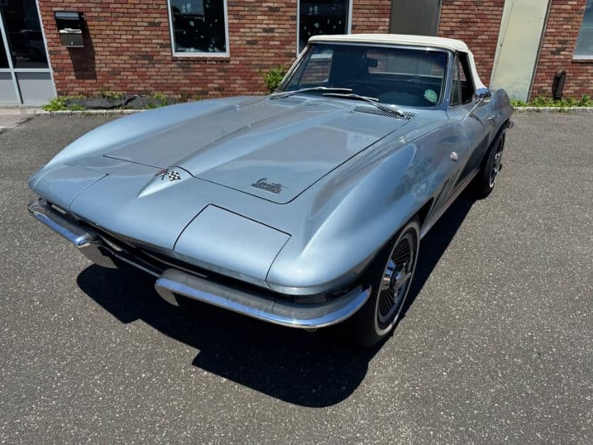1966 Chevrolet Corvette Convertible thumbnail 7