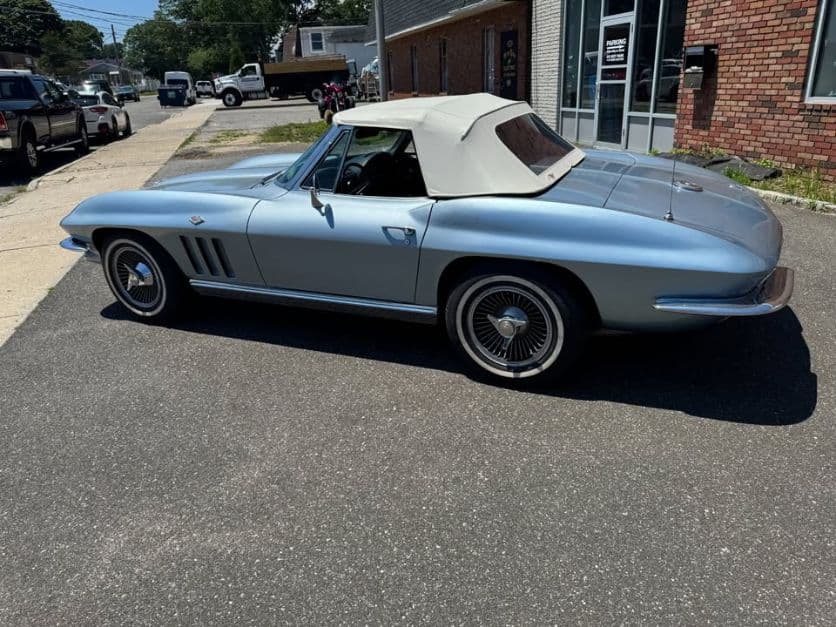 1966 Chevrolet Corvette Convertible thumbnail 10