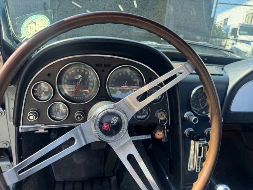 1966 Chevrolet Corvette Convertible thumbnail 11