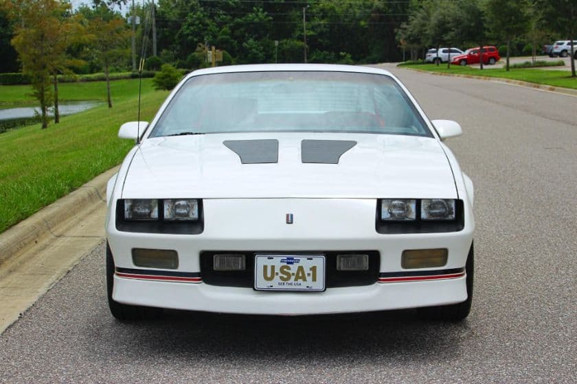 1990 Chevrolet Camaro IROC Z thumbnail 14