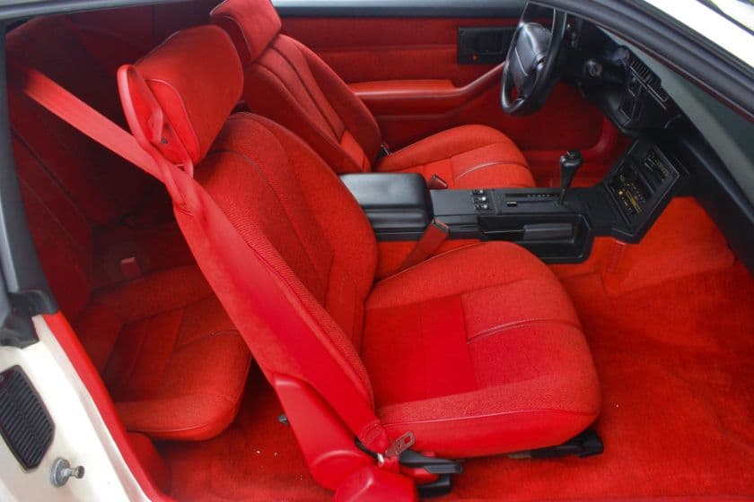 1990 Chevrolet Camaro IROC Z thumbnail 10