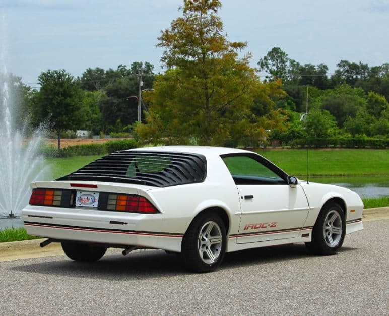 1990 Chevrolet Camaro IROC Z thumbnail 12