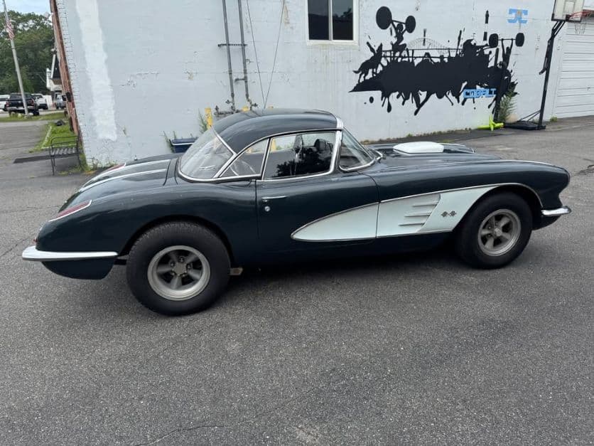 1958 Chevrolet Corvette Convertible thumbnail 8