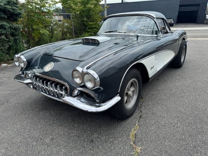 1958 Chevrolet Corvette Convertible thumbnail 5
