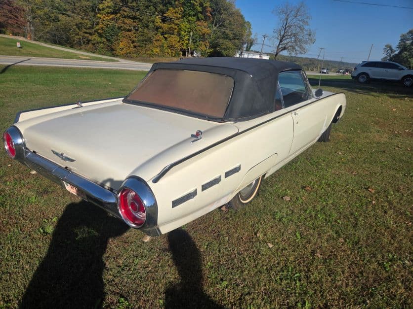 1962 Ford Thunderbird Convertible thumbnail 5