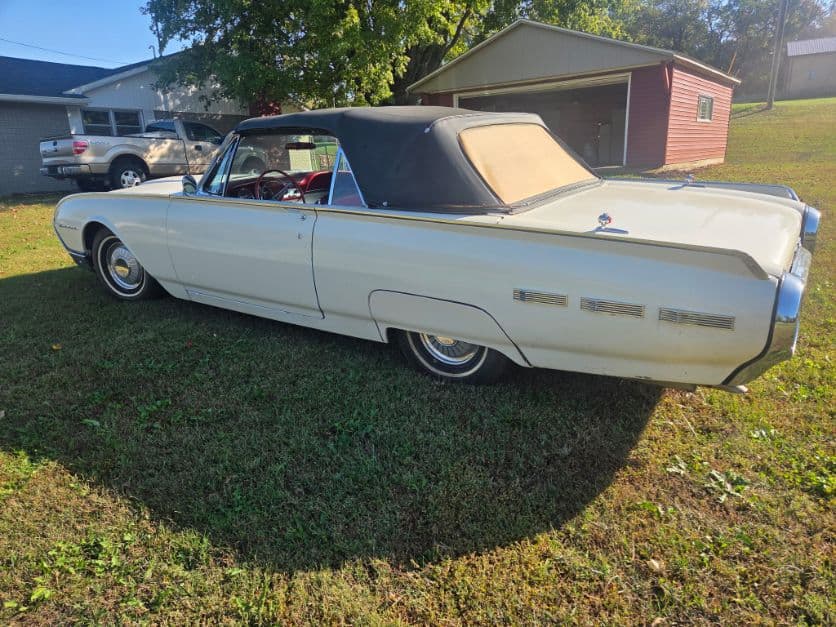 1962 Ford Thunderbird Convertible thumbnail 3