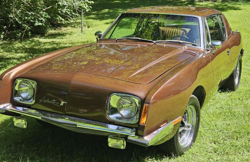 1972 Studebaker Avanti II — photo 1