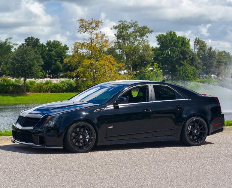 2009 Cadillac CTS-V — photo 1