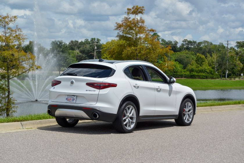 2019 Alfa Romeo Stelvio thumbnail 10