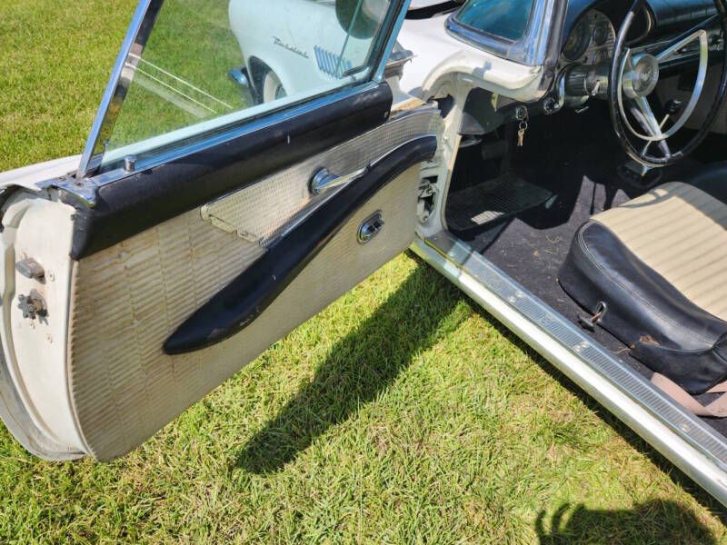 1957 Ford Thunderbird Convertible thumbnail 10