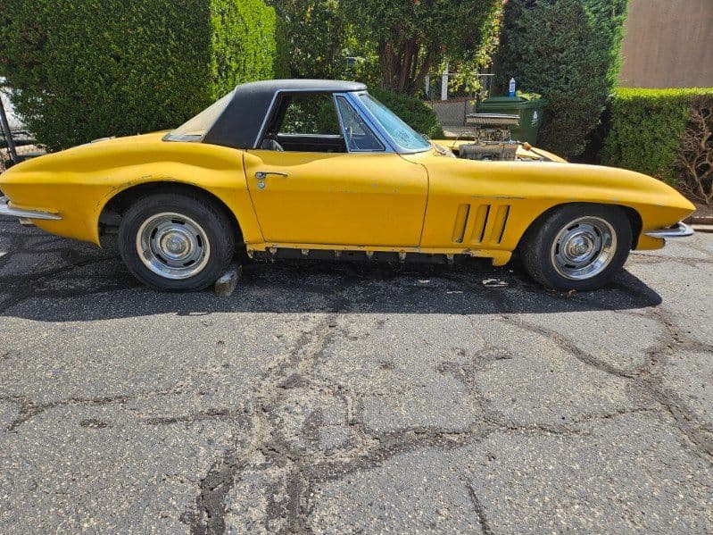 1965 Chevrolet Corvette Convertible thumbnail 3