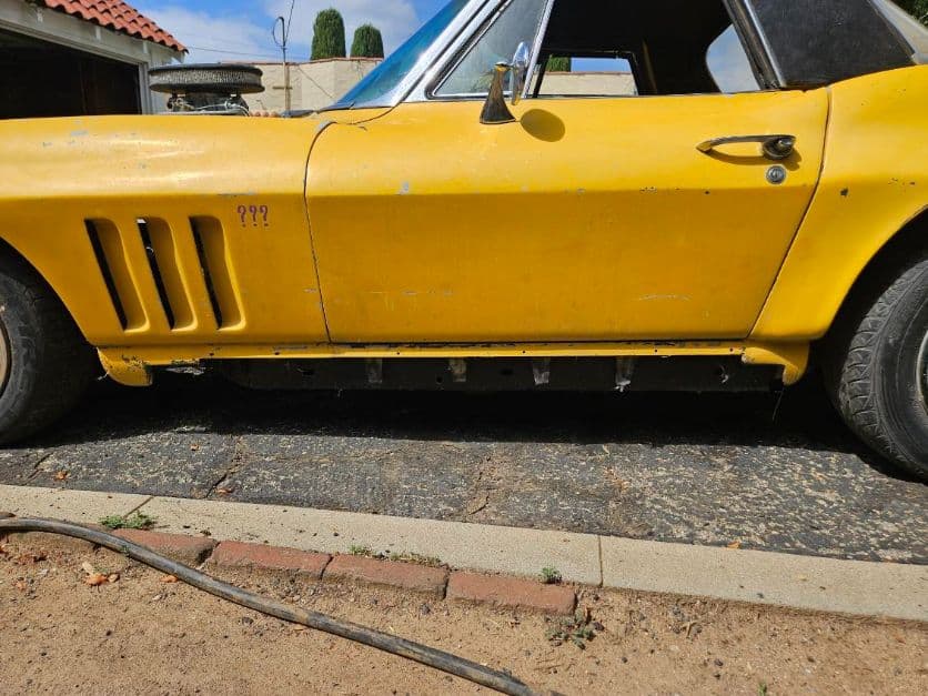 1965 Chevrolet Corvette Convertible thumbnail 13