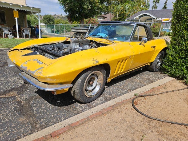 1965 Chevrolet Corvette Convertible thumbnail 9